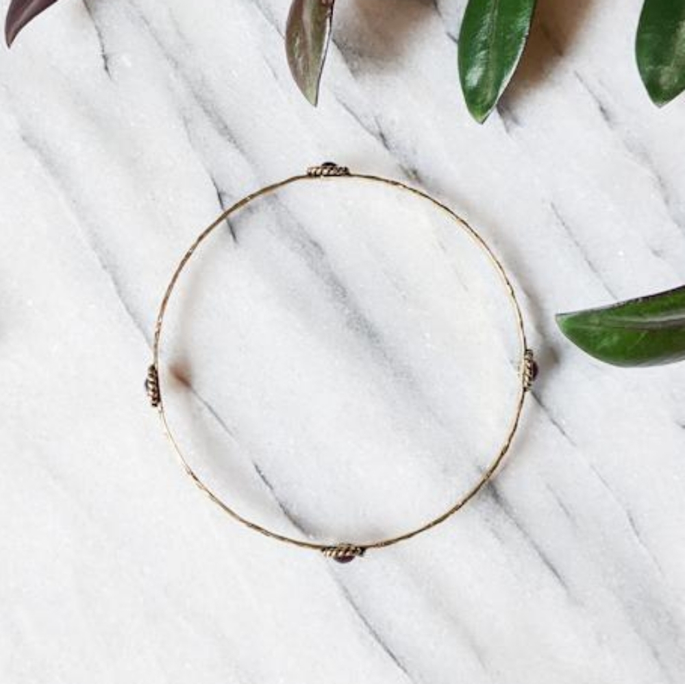 NWT Baizaar Garnet Floral Brass Bangle - Picture 3 of 4
